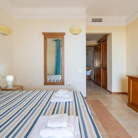 Ginestre 13 Apartment *